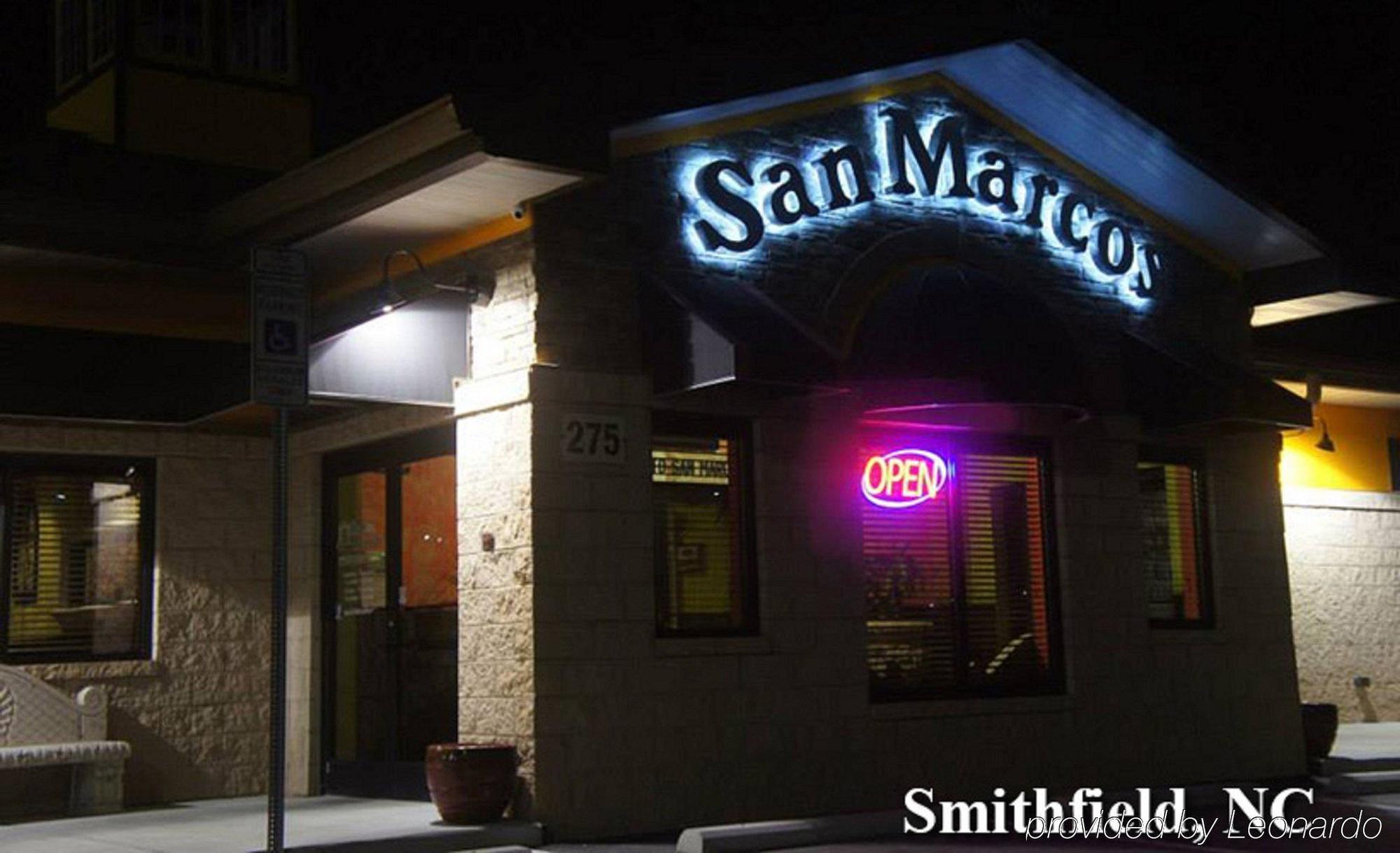 Holiday Inn Express & Suites - Smithfield/Selma By Ihg Exterior foto
